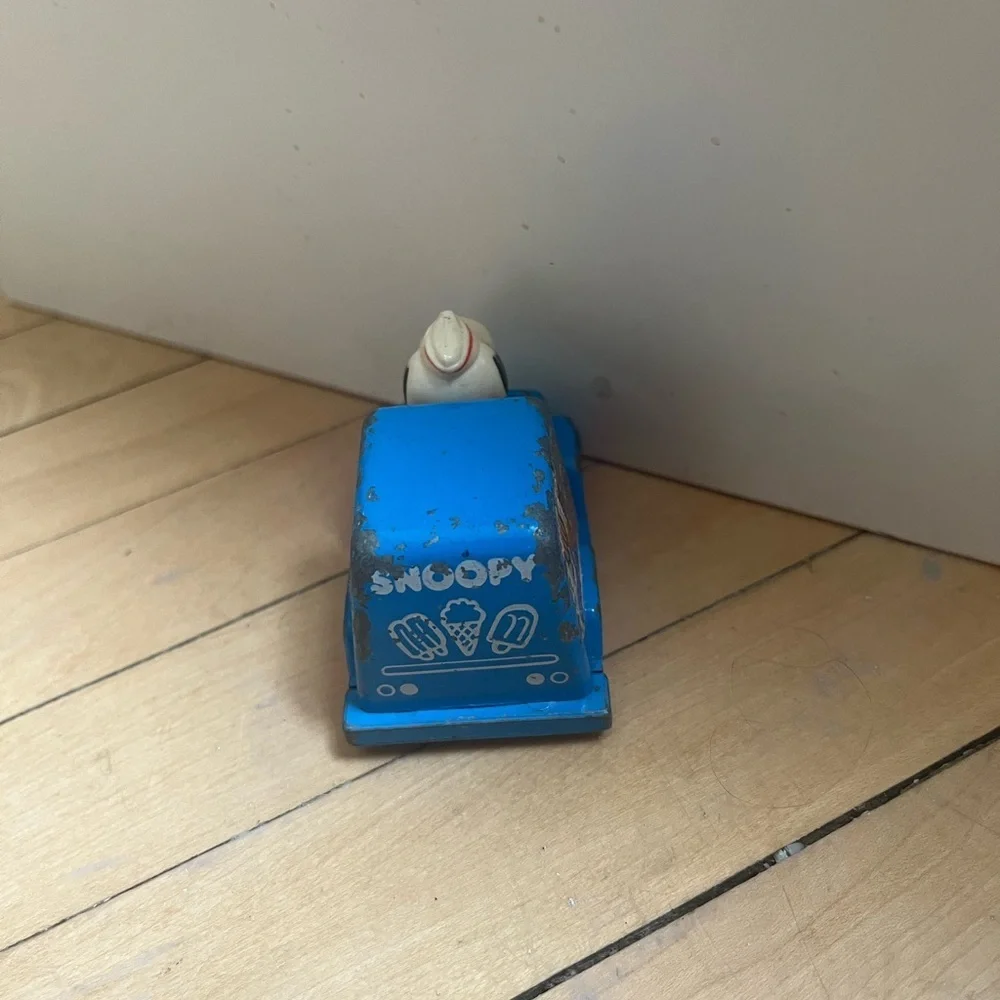 Vintage Peanuts Snoopy Ice Cream Rare Diecast Car